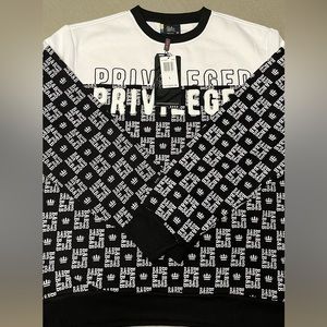 Sweatshirt (NEW) Variety Sizes. S, M, L, XL, 2XL, 3XL.